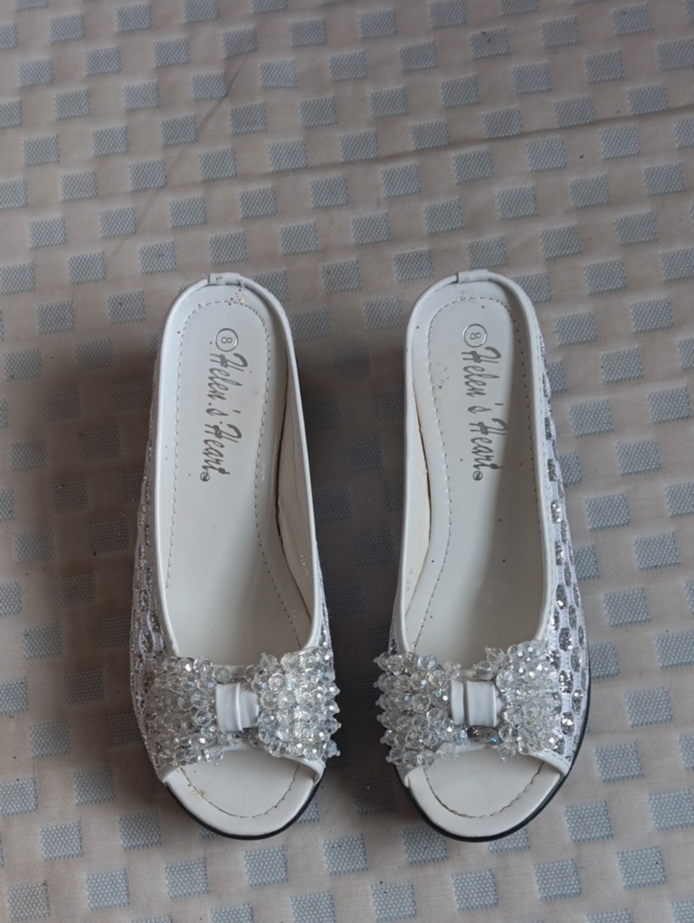 Helen's Heart Girls White Sparkle Bow Peep-Toe Slippers